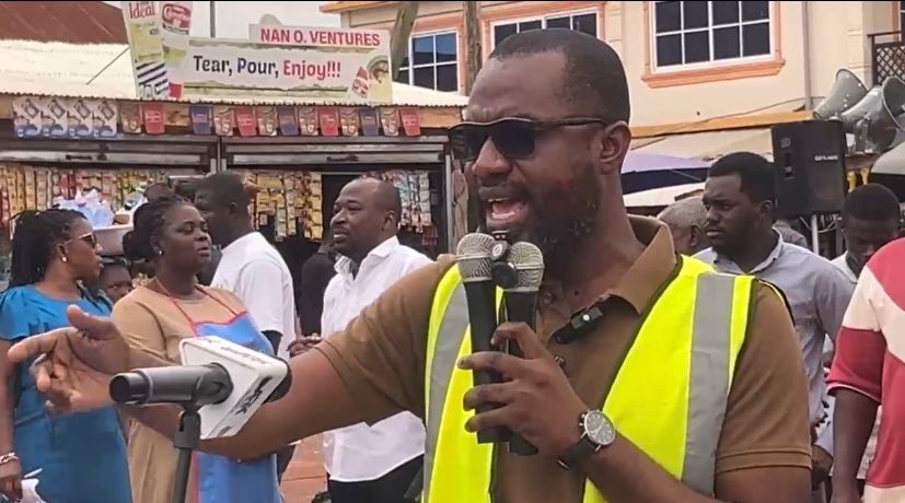 MCE breaks grounds for rehabilitation of Sunyani main lorry station
