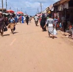 Market women in Sunyani appeal for space