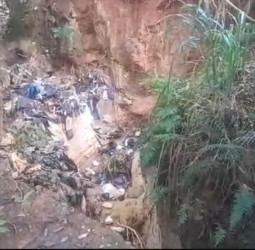 Abesim-Dominase residents appeal for waste containers