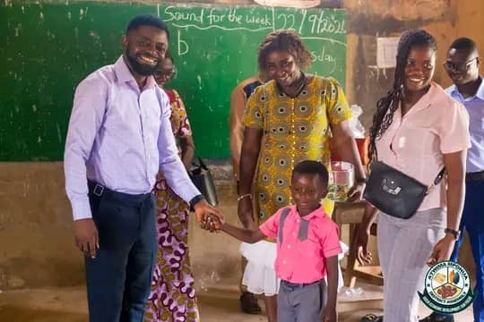 A/R: Atwima Mponua DCE Tours Schools On ''My First Day At School'', Commissions KG Block No.3