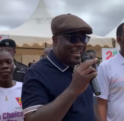 Bono Minister singles out Sompa FM for praise
